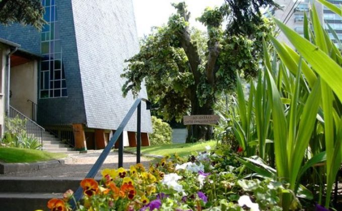 Париж Евангельская Церковь Христиан Баптистов ЕХБ “BETHANIE” – Massy, France